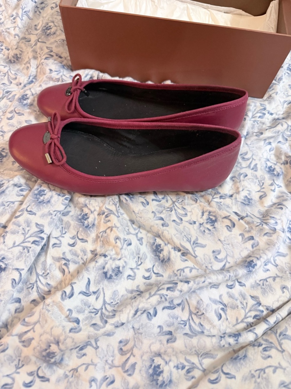 Coach Women's Burgundy Leather Ballet Flats with Bow - Picture 4 of 7